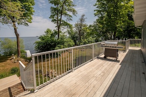Edgewater Retreat- private, quiet, great fishing, lots of room! 