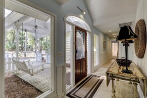 2 Sandpiper - Interior Front Entry