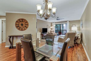 Dining table seats 6