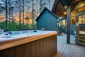 Soak in peace and tranquility under starry skies while lounging in the therapeutic hot tub