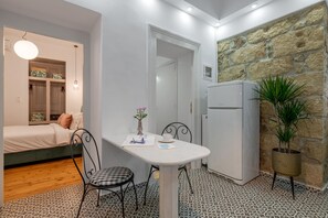 Kitchen, Dining area