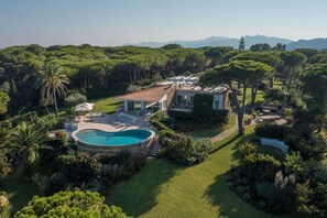 Building Exterior, Facilities, Pool, Spring, Summer