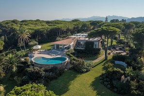 Building Exterior, Facilities, Pool, Spring, Summer