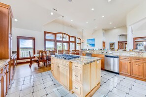 15-Surf-Or-Sound-Realty-1127-Island Time Paradise-Kitchen-04