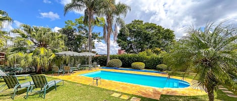 Hospede-se nesta aconchegante casa com piscina em São Roque/SP