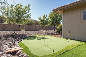 Nature, Outdoors, Yard, Grass, Field