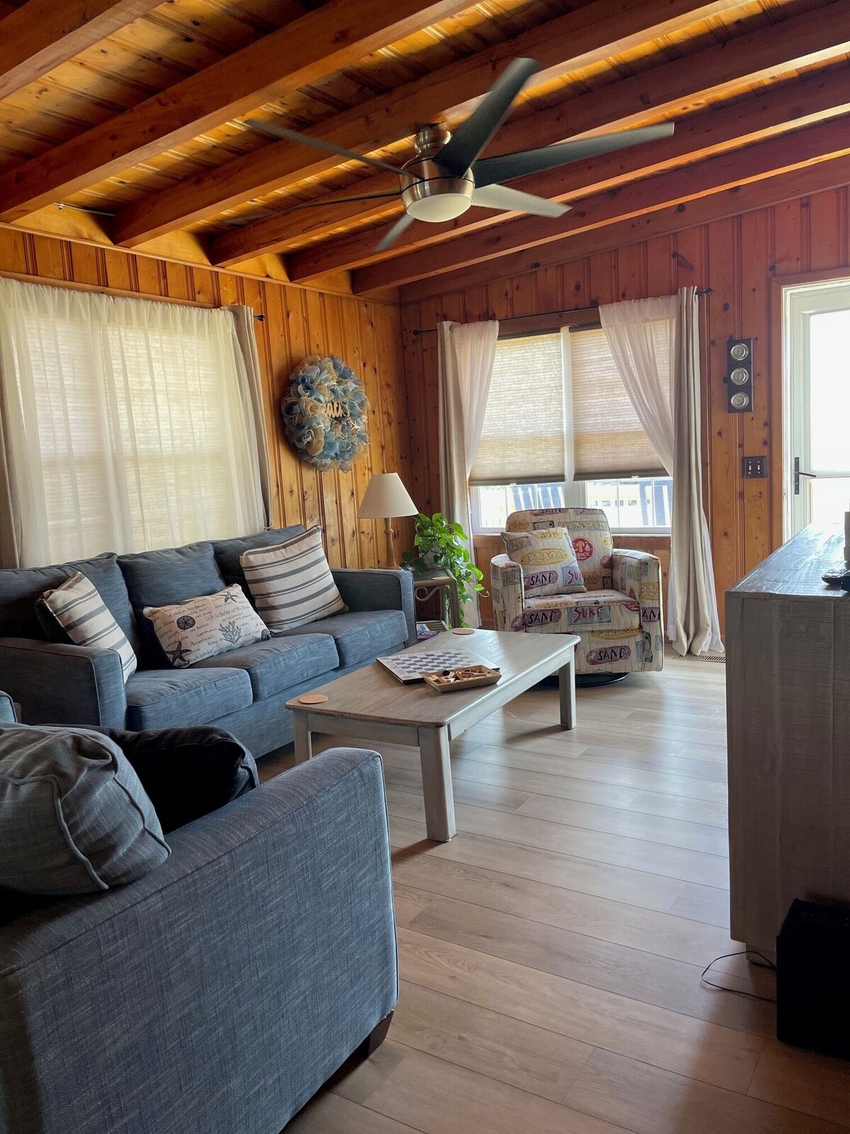 Family & Pet Friendly Beach Vacation House! Pet fee does apply.