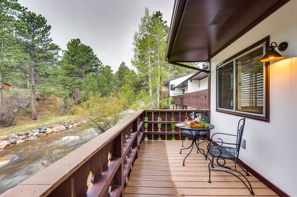 Estes Park Vacation Rental | 1BR | 1BA | 600 Sq Ft | Outdoor Staircase to Enter