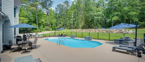 Newnan Vacation Rental | 5BR | 5BA | 4,000 Sq Ft | Stairs Required