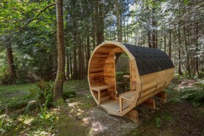 8ft Cedar Barrel Sauna