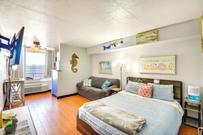 Studio | Single Story | Queen Bed | Queen Sleeper Sofa | Free WiFi | Central A/C