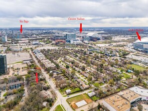 004 MCM House, above roof view of AT&T Stadium, Six Flags, and Choctaw.