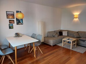 Ferienwohnung 50qm für max. 2 Personen, mit Balkon-Wohnen