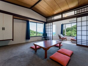 ・[Deluxe Room] This room can accommodate up to 6 people.