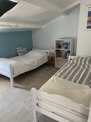 3e chambre à l'étage