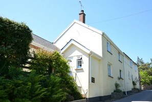 Lower Court Cottage External