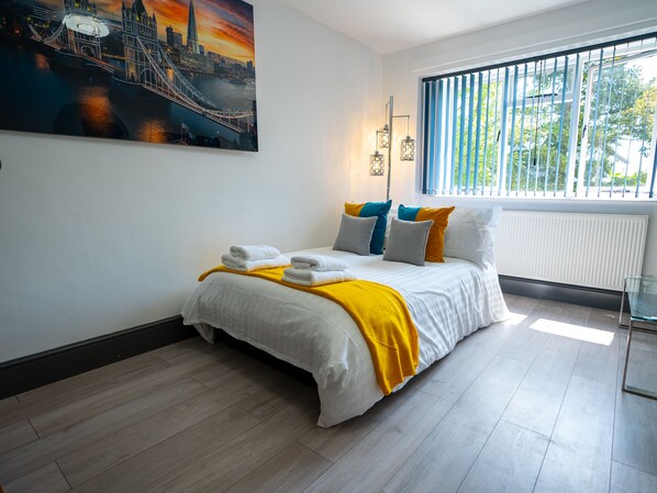 The beds can also be set to 1 double bed