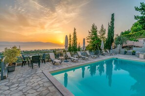 Relax in the shared pool – Tranquil space for a swim or unwind

