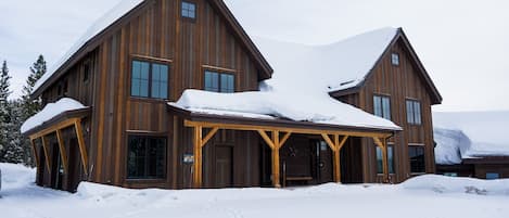 Perfect Snowy Mountain Retreat!