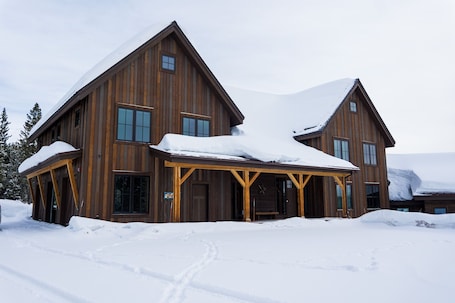 Perfect Snowy Mountain Retreat!