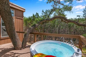Enjoy an evening under the stars in the jetted bathtub.
