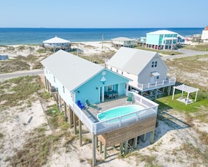 A Wave From It All is a 4 bedroom/3 bathroom home that sleeps 10 guests