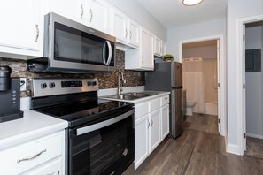 346Main0425_0059