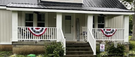 Cozy Farmhouse near Claiborne Farm downtown Paris 