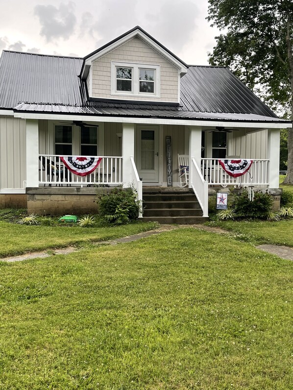 Cozy Farmhouse near Claiborne Farm downtown Paris 