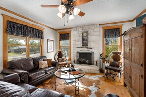 Interior - 08763