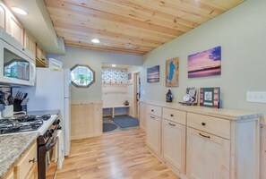 Kitchen is fully stocked, new mud room with built in bench and lots of hooks