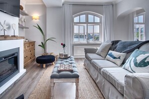 The Sand Castle - 2 Bedroom Apartment - Tenby (15929)