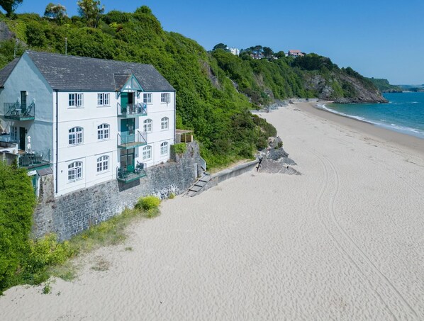 The Sand Castle - 2 Bedroom Apartment - Tenby (15916)