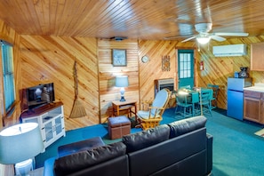 Living Area | Smart TV | Free WiFi
