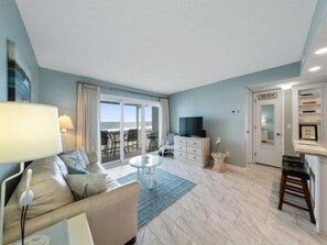 Home Decor, Furniture, Indoors, Living Room, Table