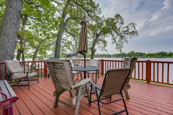 Decatur Vacation Rental | 7BR | 3BA | Stairs Required | 3,600 Sq Ft