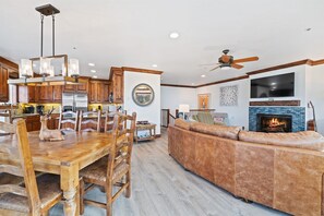 Beaver Creek Centennial Lodge Living Room