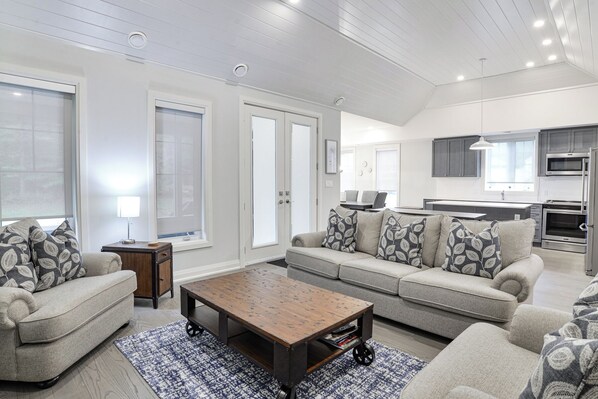Westwinds Family Room-Kitchen