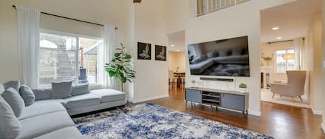 Reno Vacation Rental | 3BR | 2.5BA | 1,552 Sq Ft | Stairs to Access