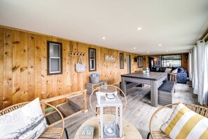 Sunroom | King Sleeper Sofa