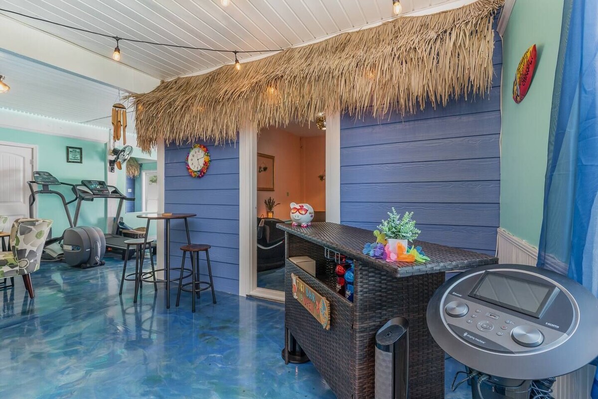 Fun gameroom/pool+backyard oasis! Near marshwalk!