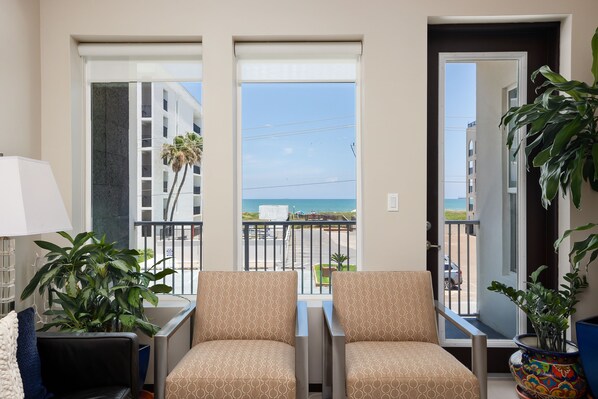 Ocean view directly form your Living Area!