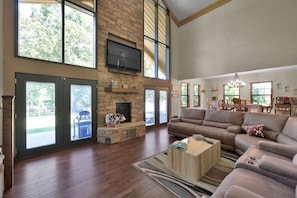 Imagine The Family Gatherings Here At This Lake Livingston Vacation Rental!