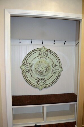 Entrance/Coat Closet