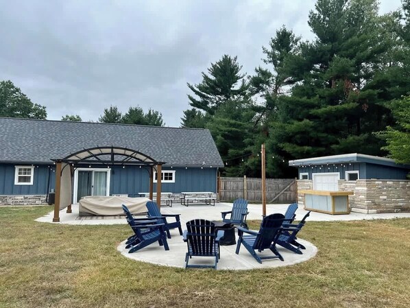Patio Furniture Set & Pergola
