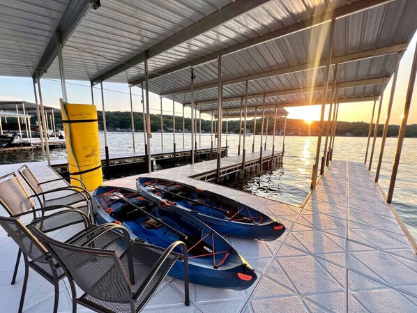 Kayaking around this cove is a dream come true