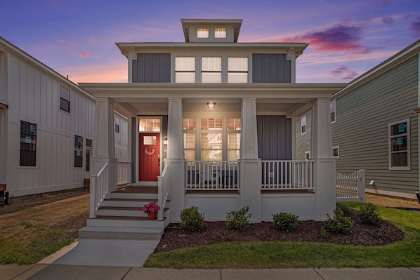 Your vacation dream come true! A picture-perfect house with a delightful front porch.