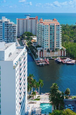 On the intracoastal, approx. 7 minute walk to the beach