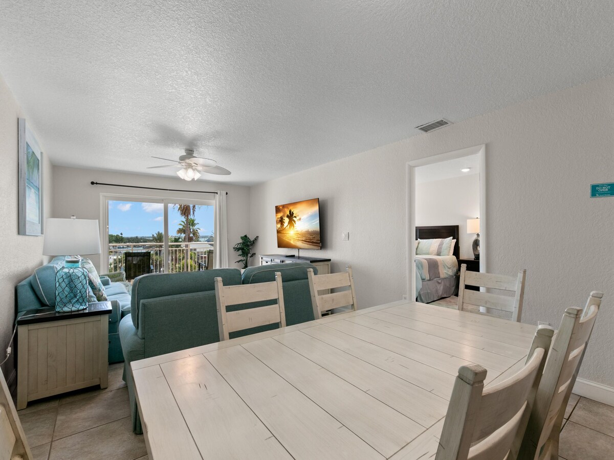 Madeira Norte 304 | Community Pool, Beach Access!