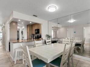 Dining Area - Seating for Six